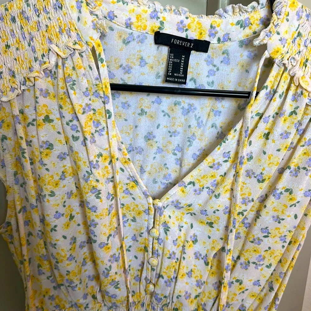 Yellow floral top - Picture 2 of 3